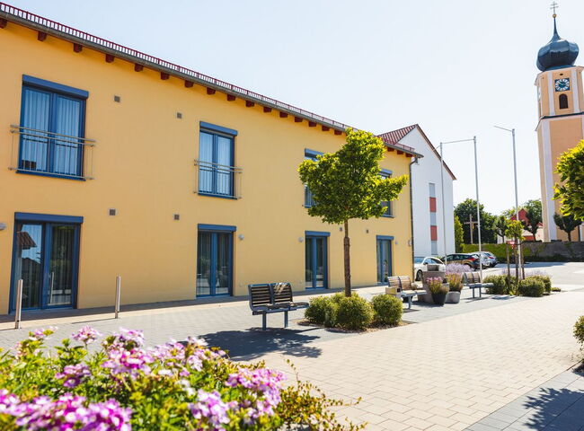 Vorplatz Wohnresidenz St. Raphael